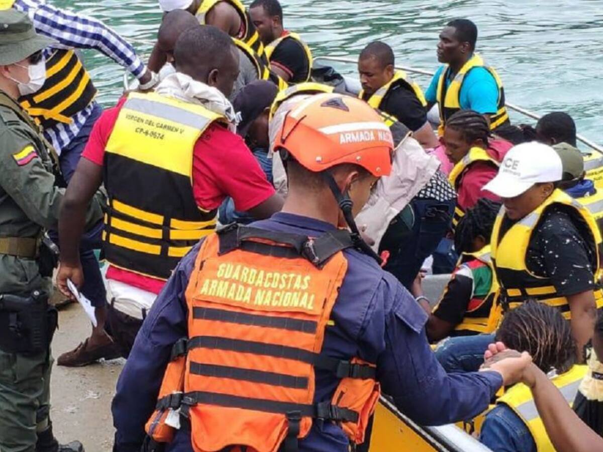 Migrantes varados en Necoclí piden que les permitan salir hacia Panamá