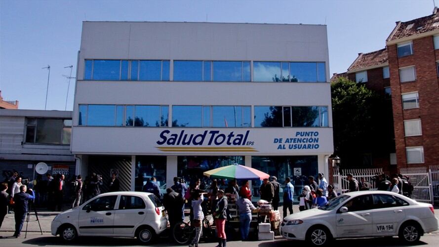 SaludTotal de la calle 100 con carrera 49 fue nuevamente atacada por un petardo en horas de la madrugada. Foto: Colprensa