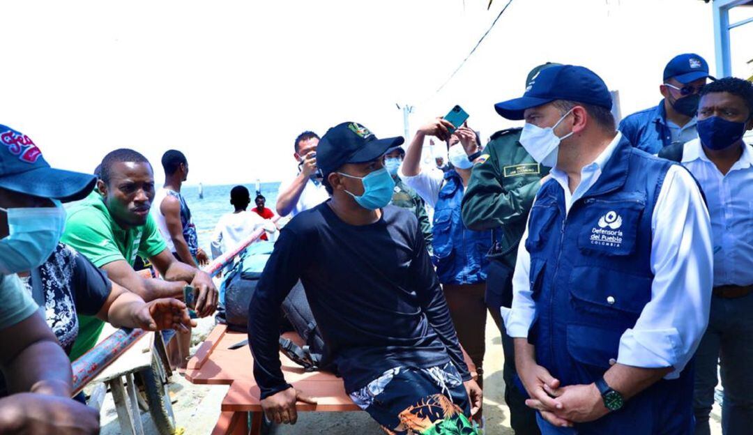 Migrantes denuncian mafias que cobran dinero para cruzar hacía Panamá. Su recorrido inicia en Ipiales, Nariño 