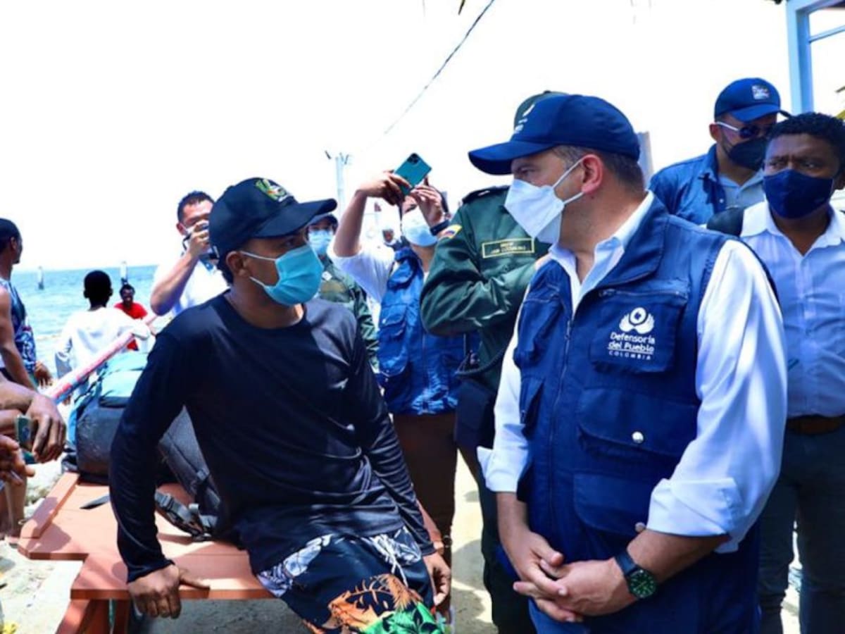 Migrantes denuncian mafias que cobran dinero para cruzar hacía Panamá