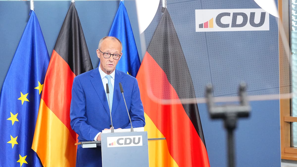 El canciller Friedrich Merz promete mantener el gobierno por el “futuro democrático” de Alemania