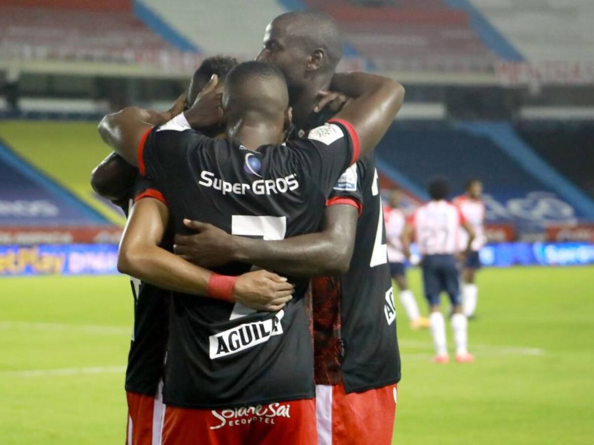 Tulio Gómez sale al frente por el América: “Contra casi todos”