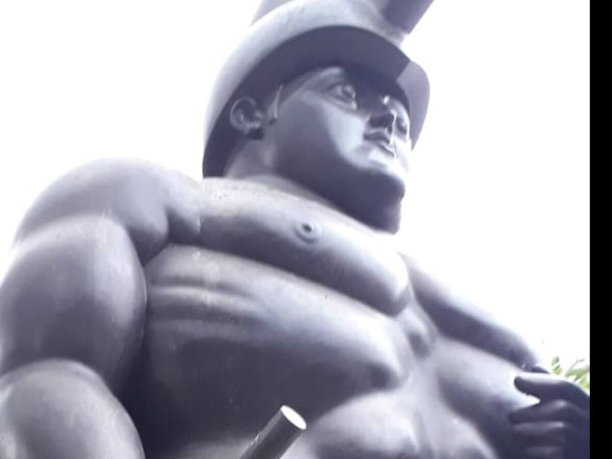 Mutilan escultura del maestro Fernando Botero