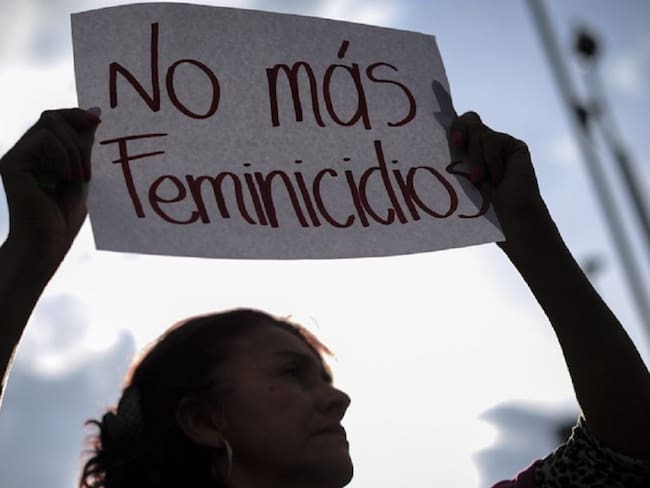 Colectivos de mujeres rechazan feminicidios en el país. (Imagen referencial). Foto: Colprensa.