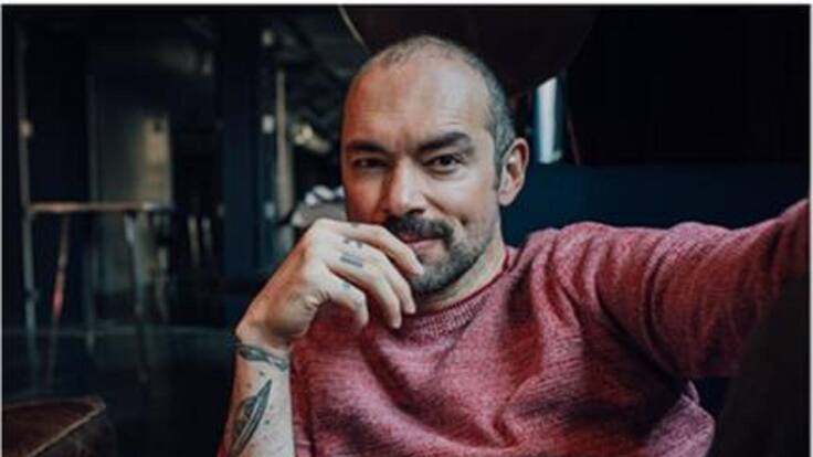 Santiago Cruz presenta su último sencillo "Hay días"