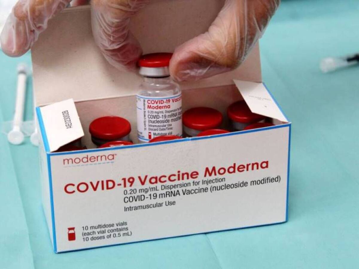 Moderna desarrollará vacuna refuerzo para cepa Ómicron