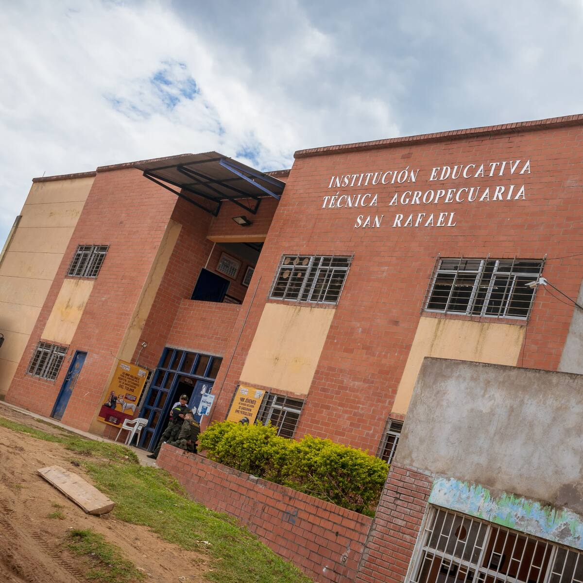 Anuncian inversión para el colegio del corregimiento de Herrera en Rioblanco, Tolima