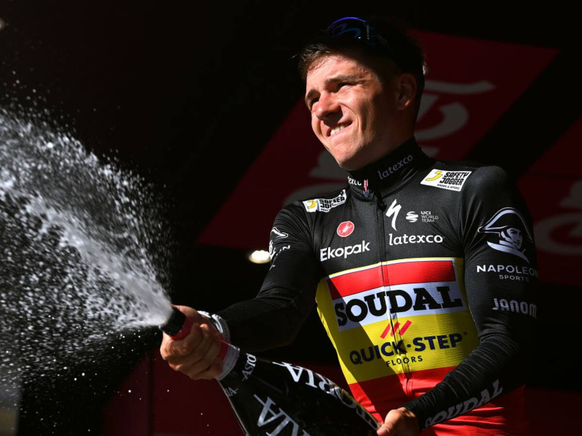 Remco Evenepoel vuela en la contrarreloj y es el primer líder del Giro de Italia