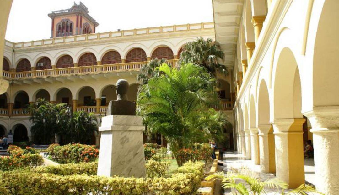 Según Pérez la sanción es consecuencia de las denuncias de corrupción que la Asociación Sindical de Profesores instauradas contra la UDC