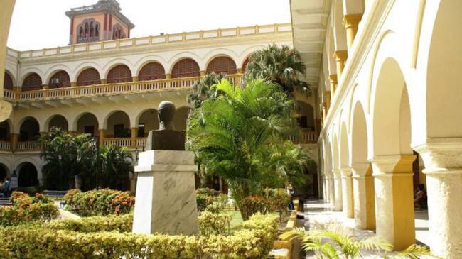 Según Pérez la sanción es consecuencia de las denuncias de corrupción que la Asociación Sindical de Profesores instauradas contra la UDC