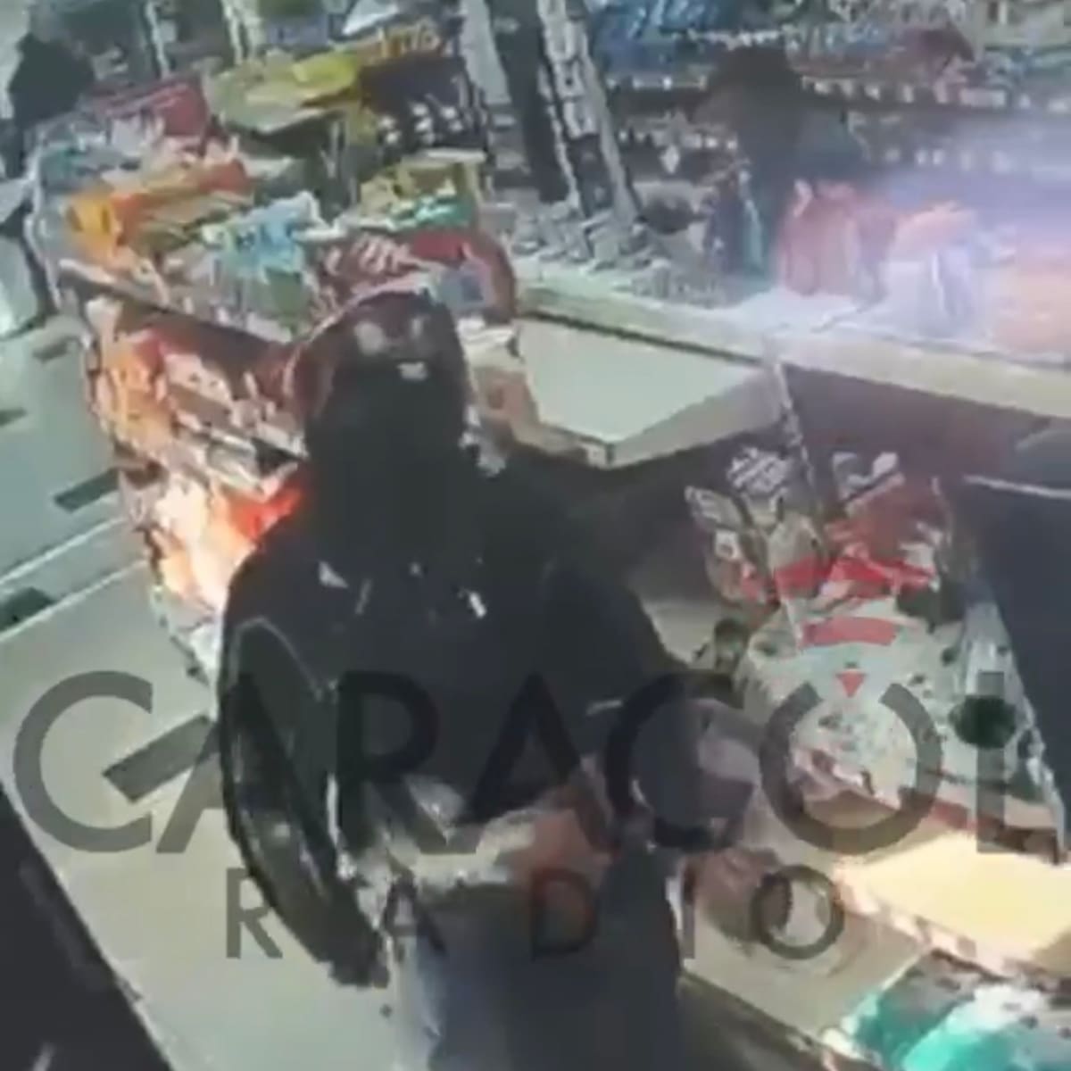 Funcionarios de empresa de valores serían cómplices en el robo de Oxxo del barrio Palermo