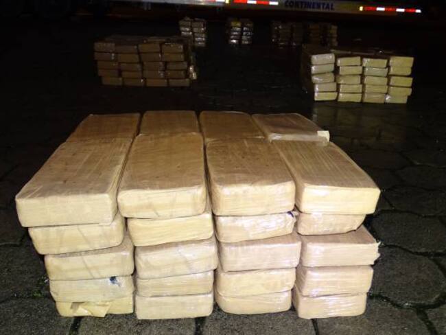 Media tonelada de coca transportaban tres ecuatorianos en Nariño