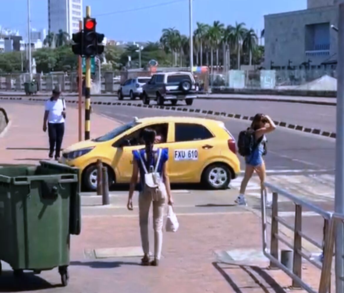 Sancionado taxista que circuló por paso peatonal de La Bodeguita