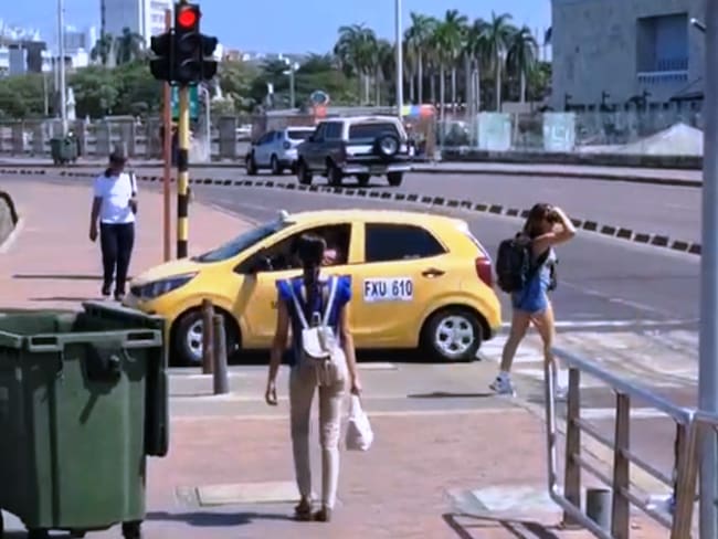 Sancionado taxista que circuló por paso peatonal de La Bodeguita