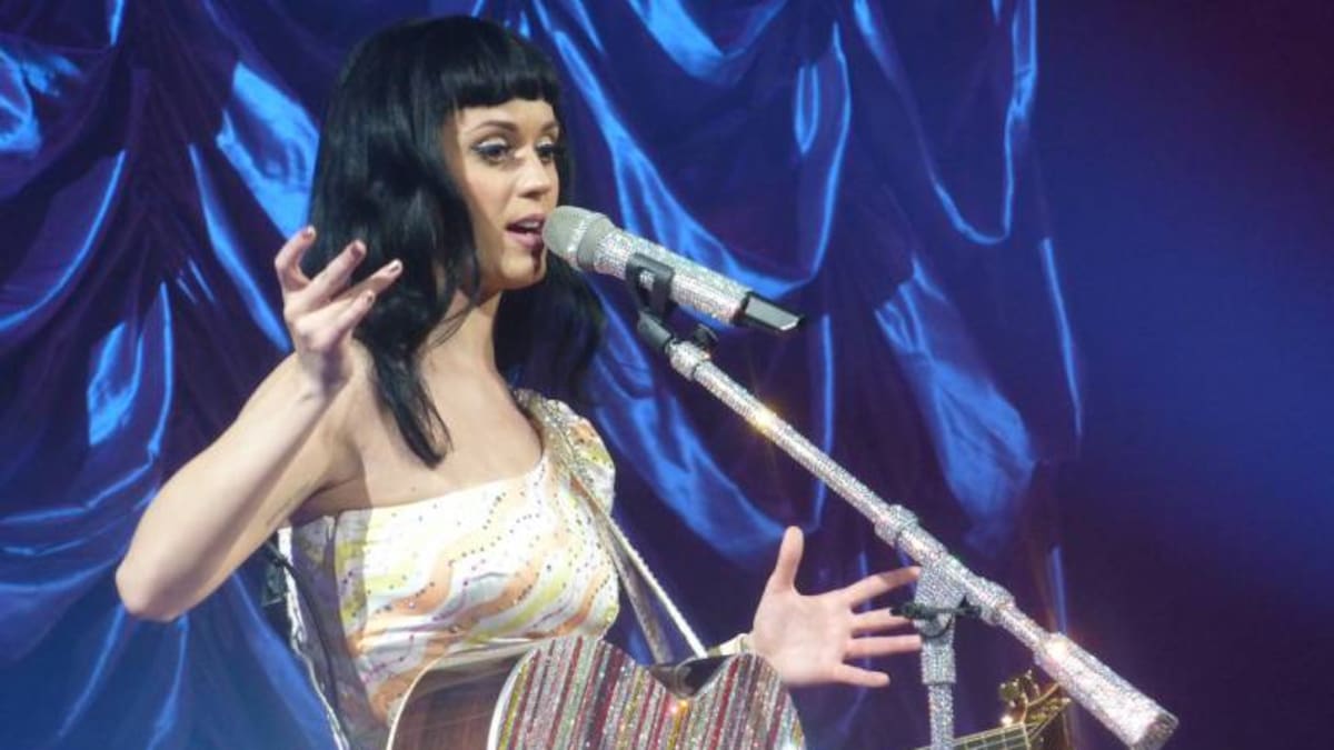 Katy Perry siente fascinación por el trabajo de Rihanna