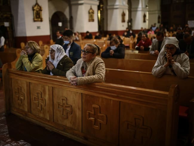 Jornada de Miércoles de Ceniza en la parrollia de Nuestra Senora de la Candelaria en Bogotá / Juancho Torres/Anadolu Agency via Getty Images)