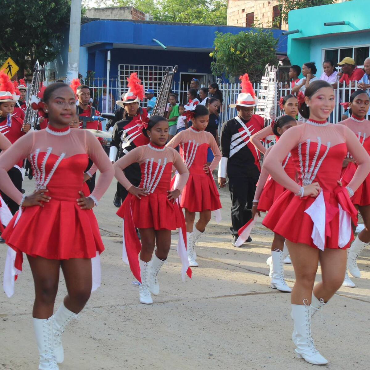 Desfile cultural y muestras artísticas celebraron 30 años de vida municipal en Clemencia