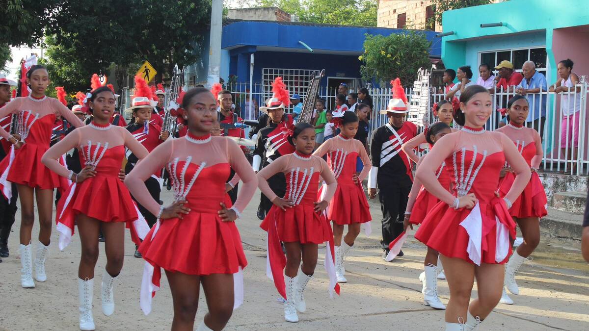 Desfile cultural y muestras artísticas celebraron 30 años de vida municipal en Clemencia