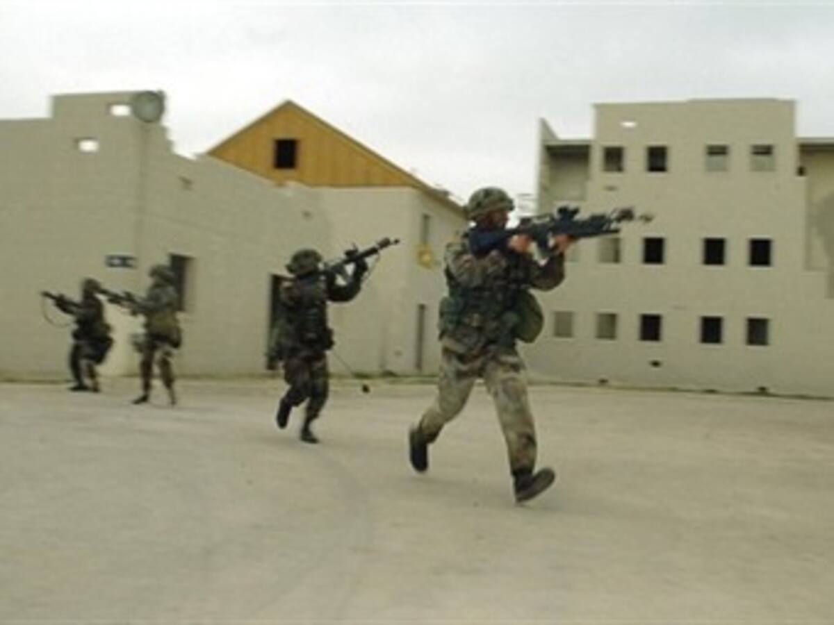 Presidente Obama promete aclarar masacre en base militar en EEUU