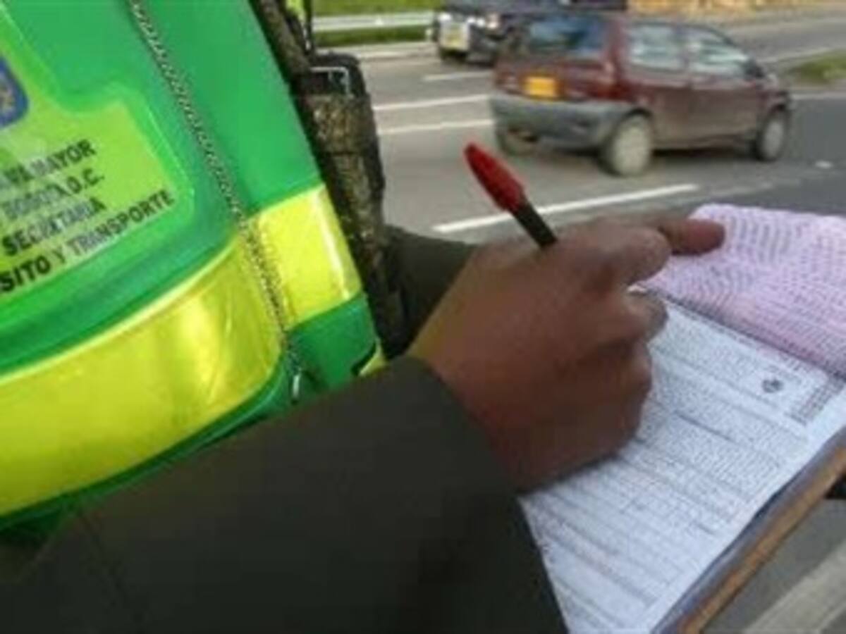Secretaría de Movilidad asegura que tiene 20 mil libretas de formatos de comparendos