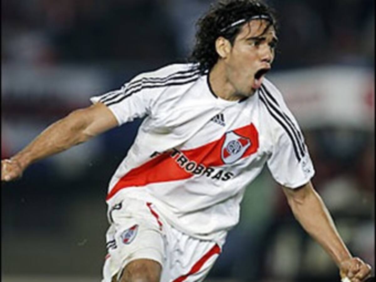 Falcao García elogiado por la prensa argentina