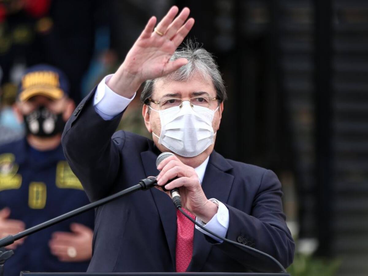Ministro de Defensa Carlos Holmes Trujillo da positivo para COVID-19