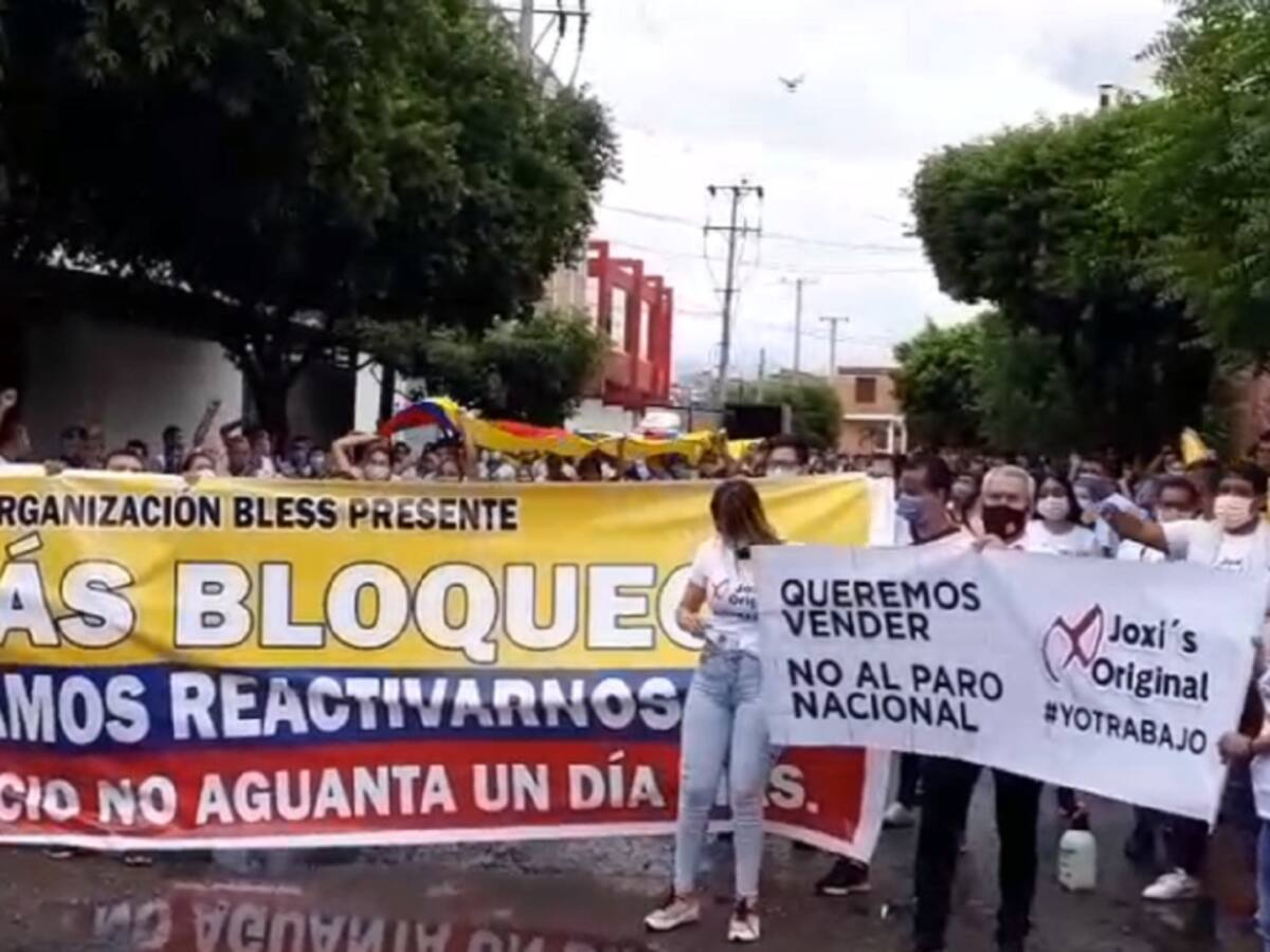 Empresarios protestan por bloqueos viales