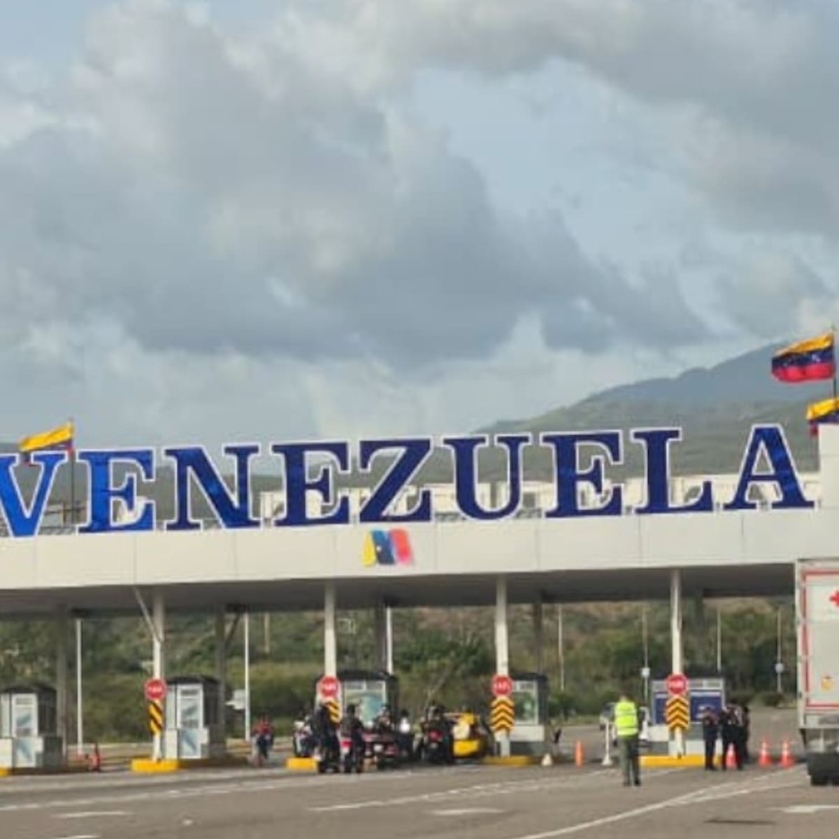 Más ayudas humanitaria para La Guaira: ya suman 299 camiones enviados desde Colombia