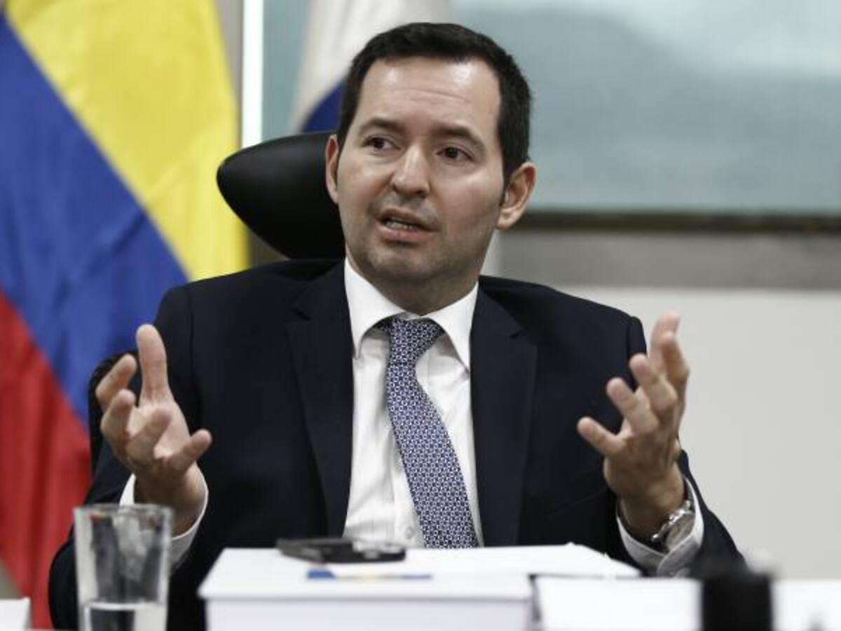 En firme postulación de exvicefiscal para procurador