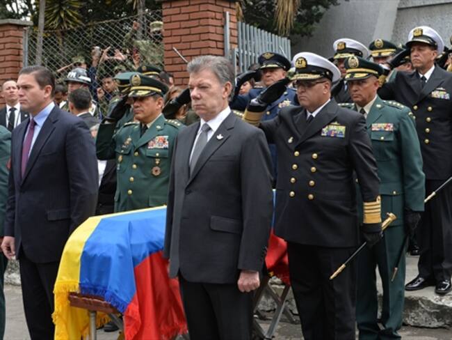 Santos asistió a honras fúnebres del soldado Laguilado, asesinado por Farc