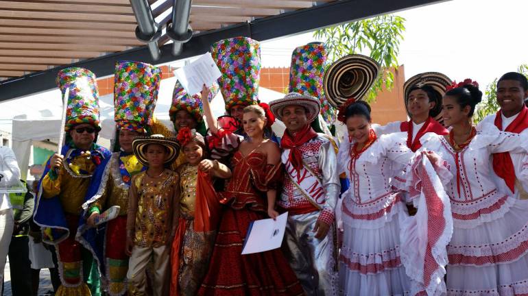 Reina del Carnaval, Marcela García y grupos folclóricos d Barranquilla