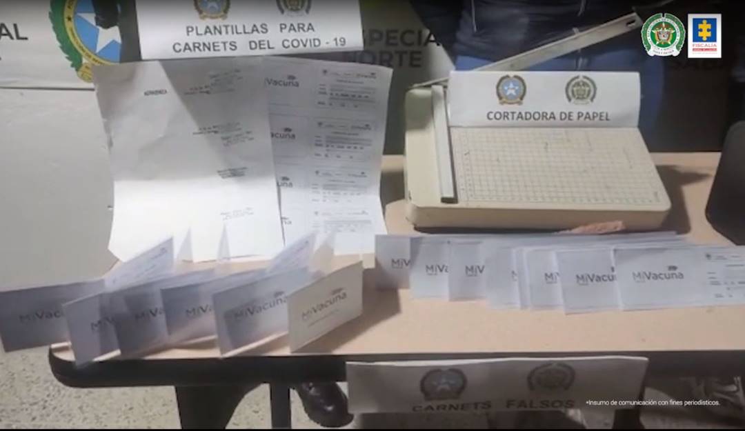 Los capturados por supuestamente falsificar carné Mi Vacuna