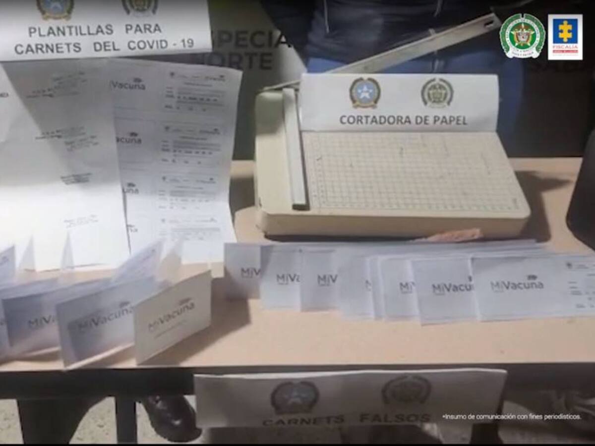 Capturan a supuestos falsificadores de carné Mi Vacuna