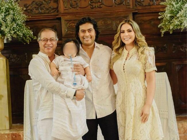 El presidente Gustavo Petro durante el bautizo de su nieto en Barranquilla./ Foto: Redes sociales de Laura Ojeda