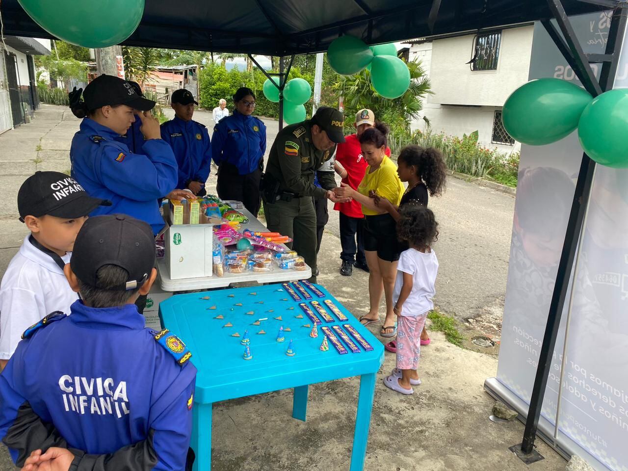 Campaña intercambio de pólvora por regalos. Foto Adrián Trejos