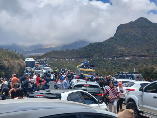 Congestión vehicular en el Parque Nacional Los Nevados entre Tolima y Caldas