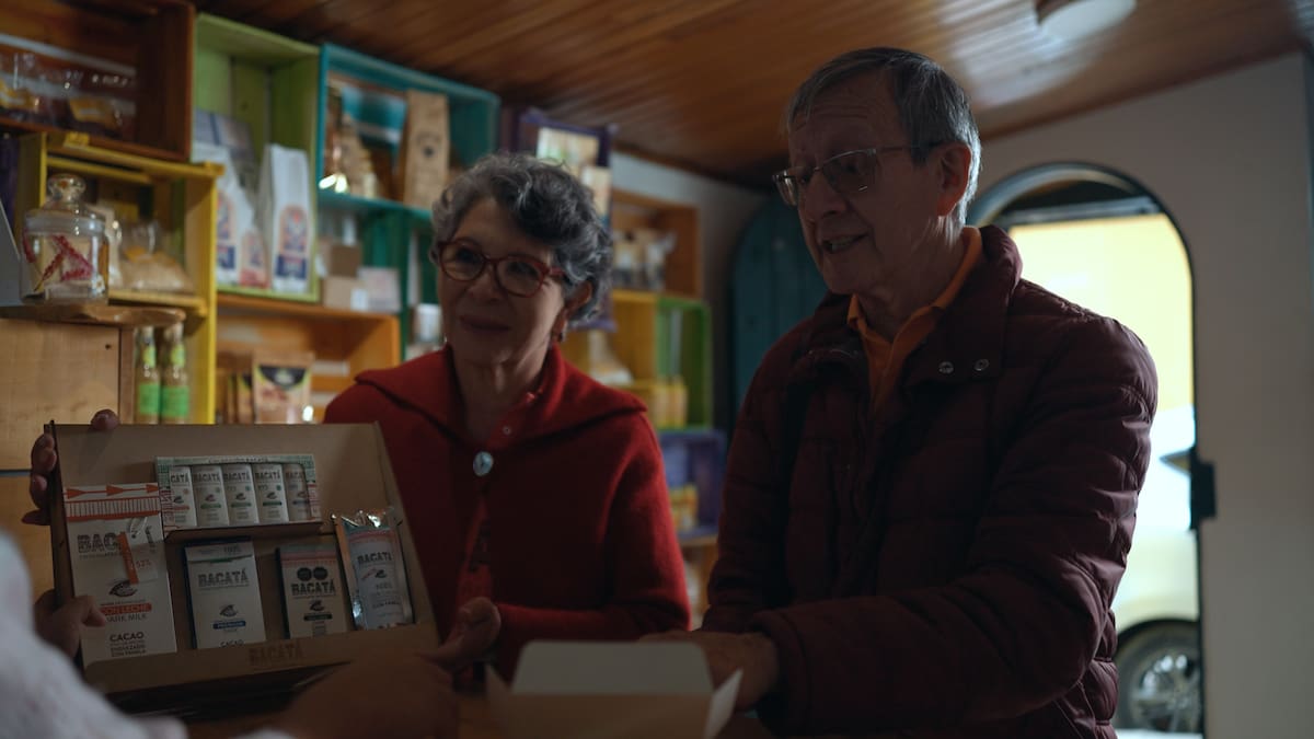Con chocolates, esta pareja demuestra que no hay edad para emprender