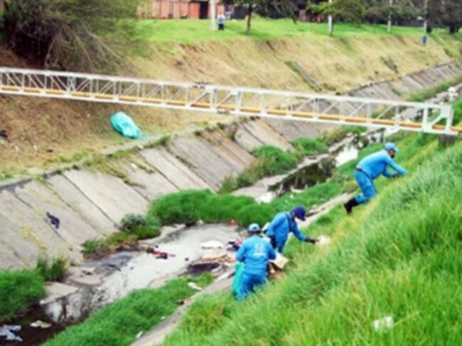 Acueducto de Bogotá intensifica labores para prevenir inundaciones en segunda ola invernal