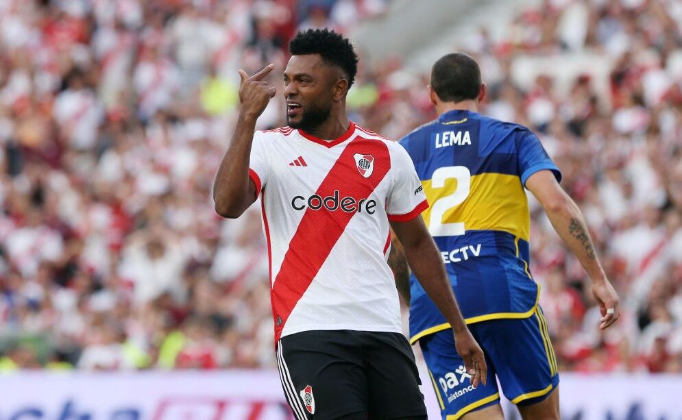Miguel Borja durante el clásico de Argentina / Getty Images