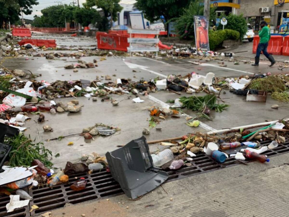 20 toneladas de basuras se recogieron en rejillas tras aguacero