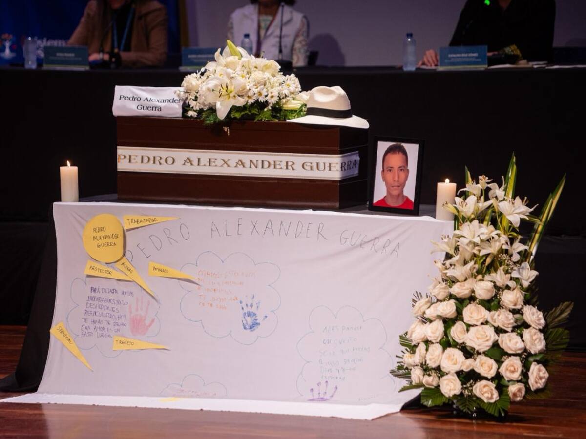 Durante audiencias por ‘falsos positivos’ entregan cuerpo de joven desaparecido en 2003 en Antioquia