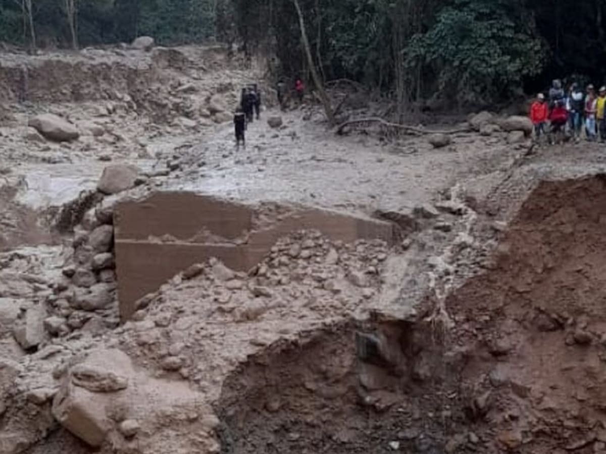Dos puentes fueron arrasados por la quebrada la topa en la Plata Huila