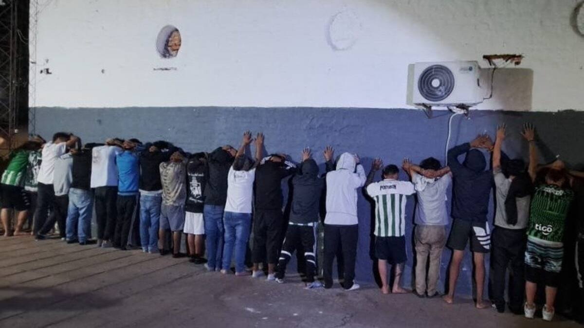 Detenidos 24 hinchas de Atlético Nacional, en Paraguay