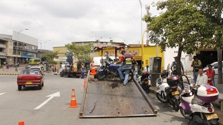 Anuncio de multas por revisión técnico mecánica de carros genera polémica