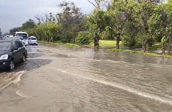 Trancón en la Autopista Norte por fuertes lluvias: conozca el estado de las vías y la movilidad