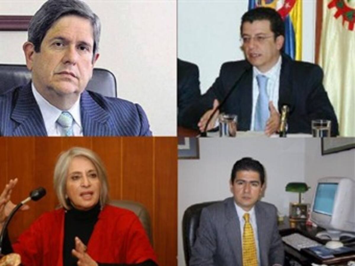 Panelistas de hoy martes 10 de julio