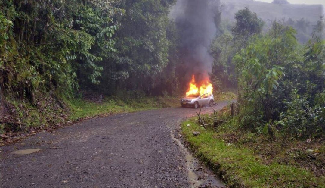 Vehículo incinerado en el pasado paro armado