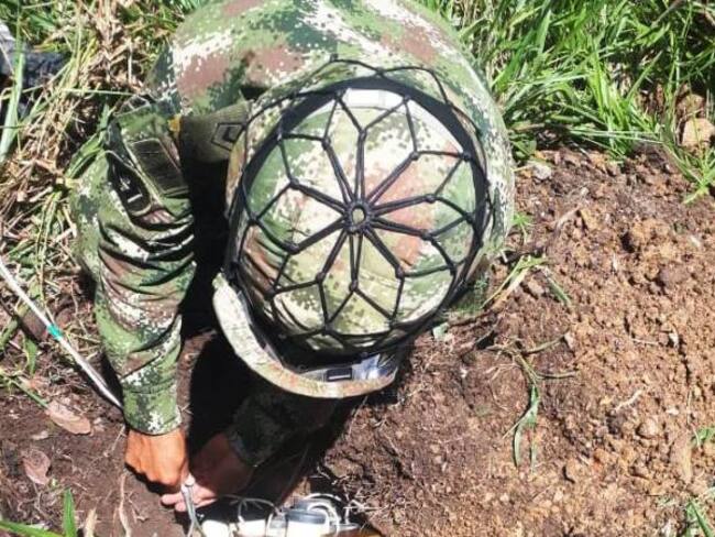 Soldados desactivan 13 artefactos explosivos en tres departamentos