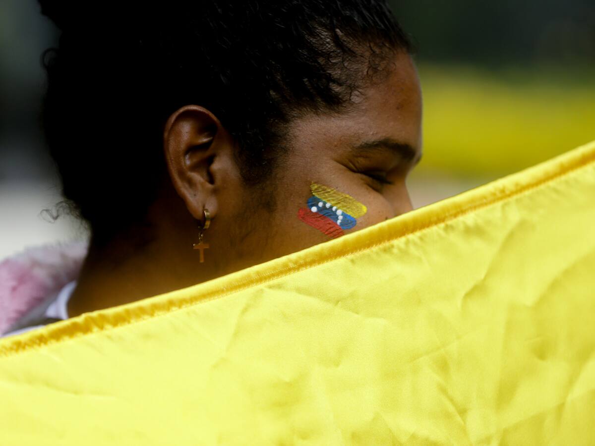 Amnistía Internacional advierte sobre derechos de migrantes durante campaña electoral en Colombia