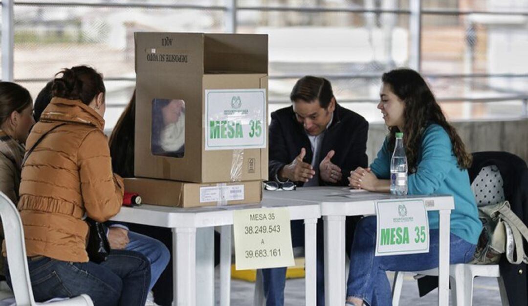Horario de los jurdos de votación este 19 de junio. 